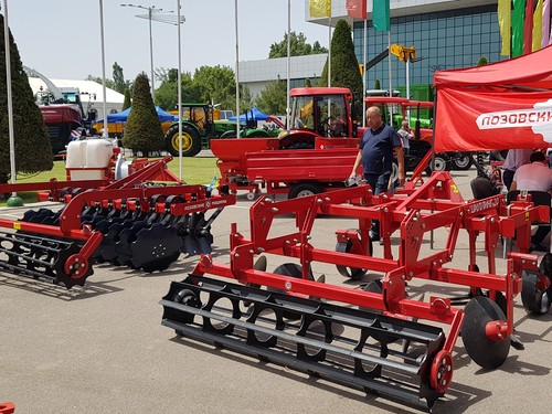 LOZOVA MACHINERY presented the implements to Uzbek farmers