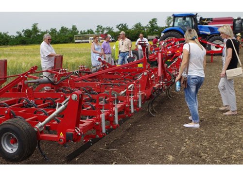 ИГ УПЭК в рамках кластера «Агротехника» передал ННАУ современные образцы сельхозтехники