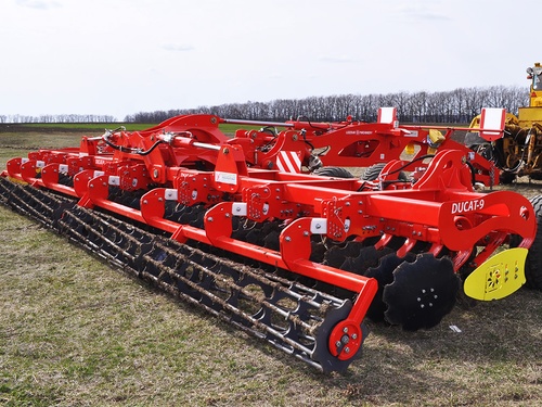 The novelty of the season - disc harrows DUCAT-9 are already in the fields