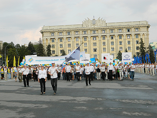 ИГ УПЭК приняла участие в параде ко Дню города Харькова